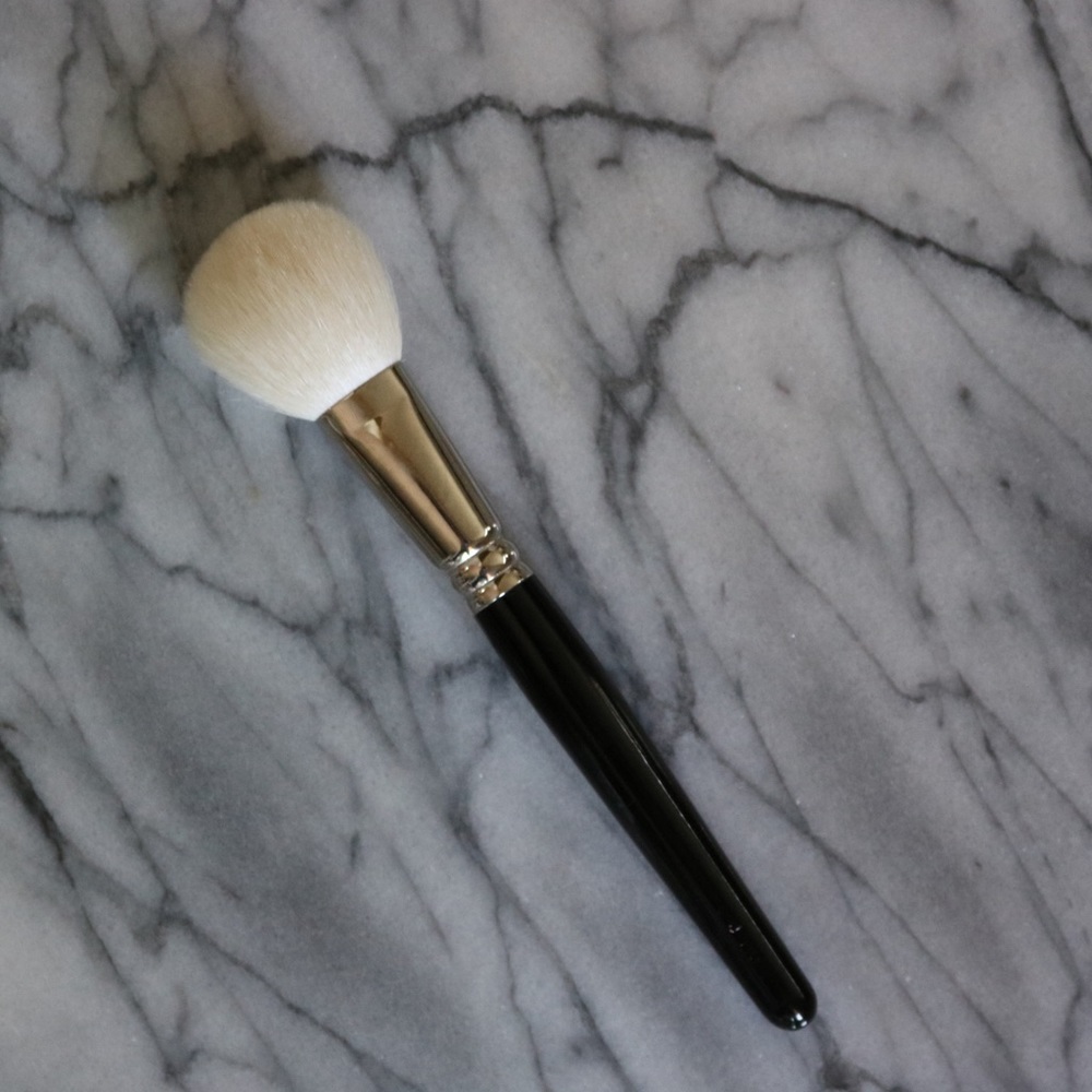 Hakuhodo J110 Round & Flat Blush Brush